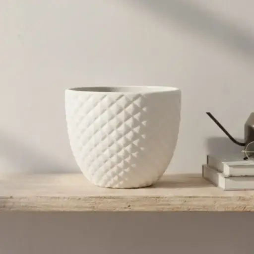 Pot With Diamond Dsgn